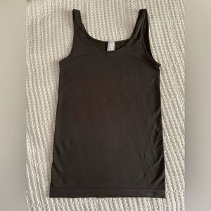 NWOT Seamless Scoop Tank